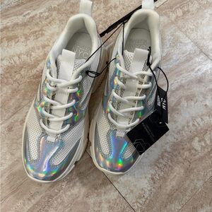 Madden NYC Kids Holographic Sneakers - White Sz big girl 5